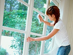 Lau cửa kính sao cho sạch Lau cửa kính sao cho sạch